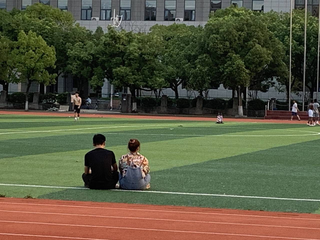 请输入图片描述